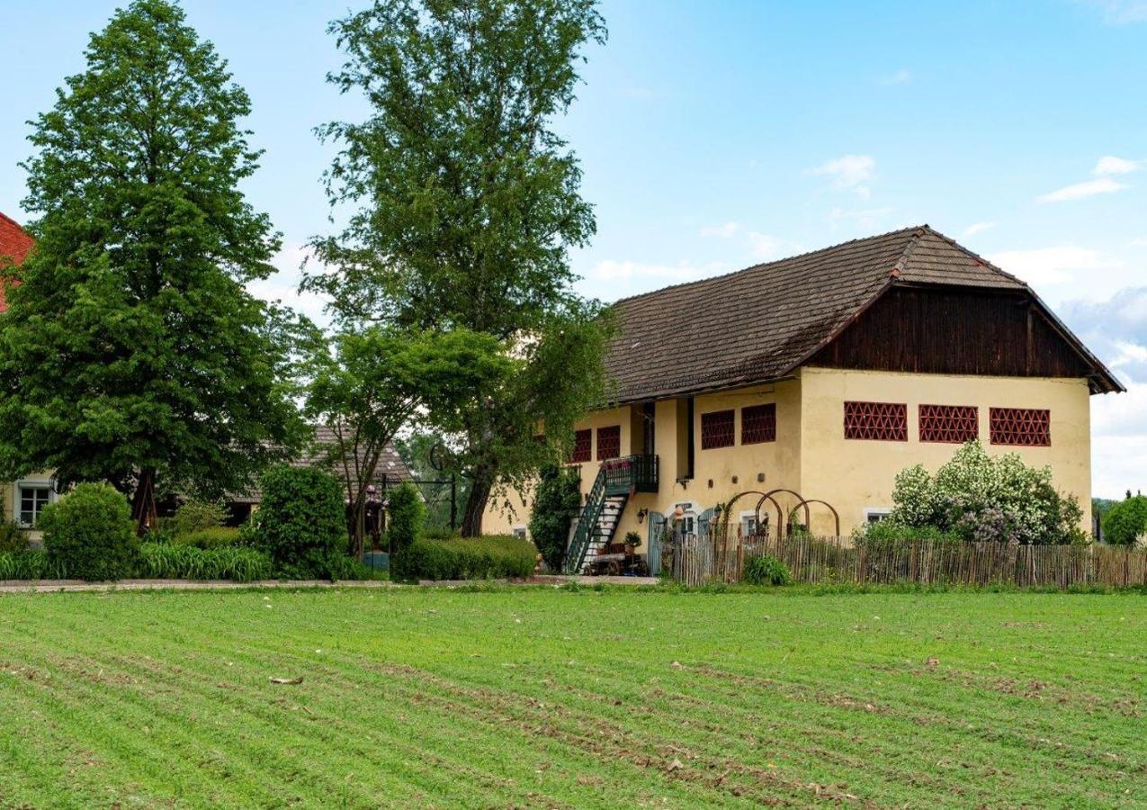 Gutshof Bartl 1 Apartment Klagenfurt am Woerthersee Exterior photo