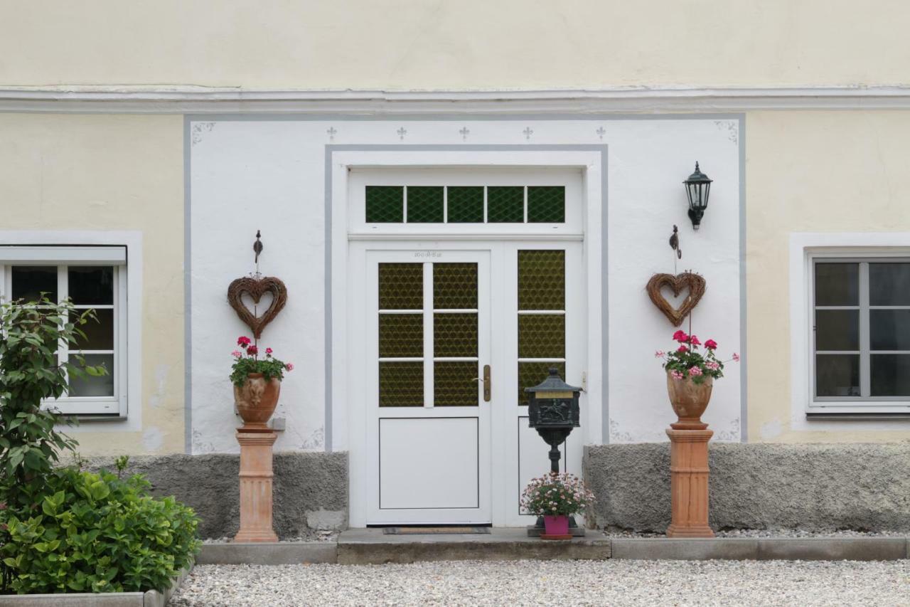 Gutshof Bartl 1 Apartment Klagenfurt am Woerthersee Exterior photo