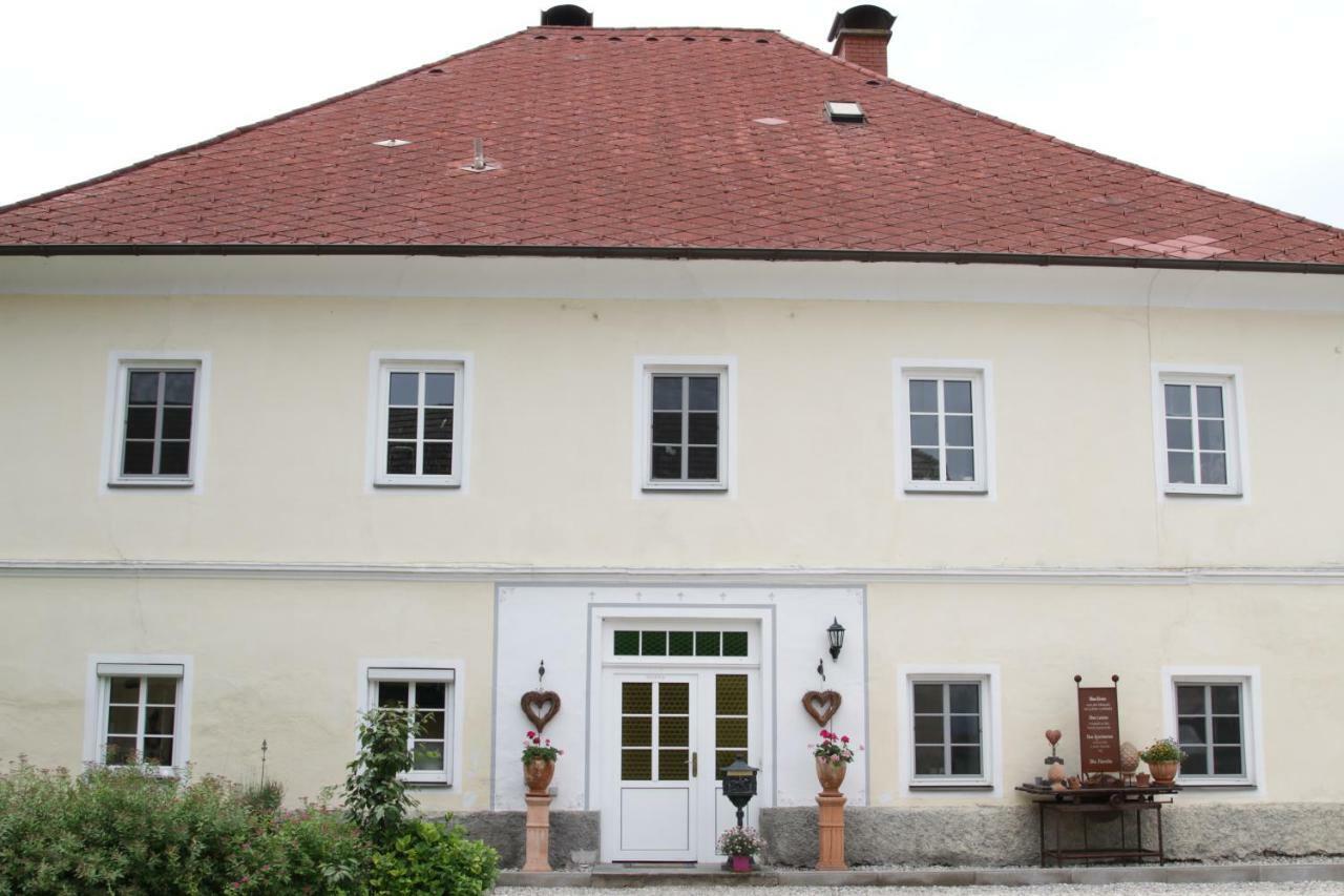Gutshof Bartl 1 Apartment Klagenfurt am Woerthersee Exterior photo