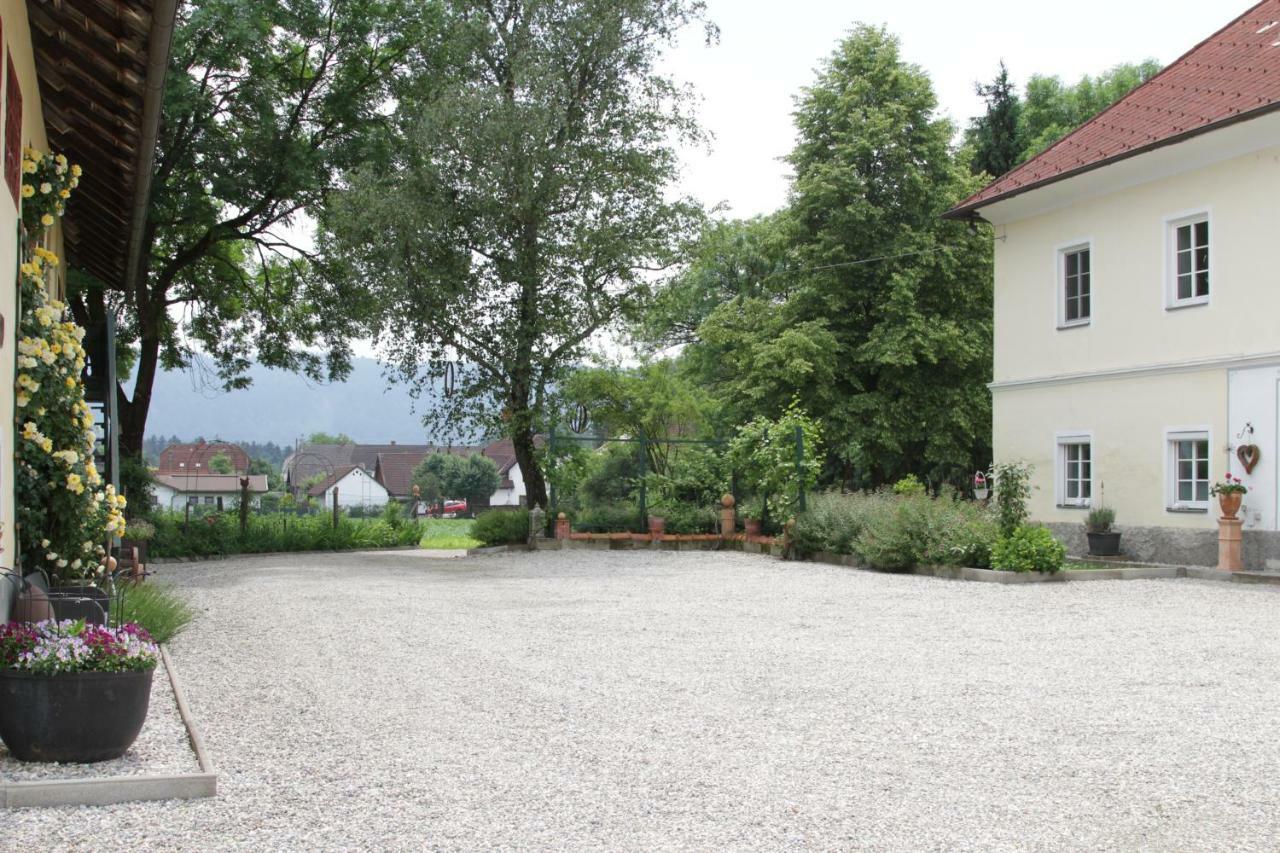 Gutshof Bartl 1 Apartment Klagenfurt am Woerthersee Exterior photo